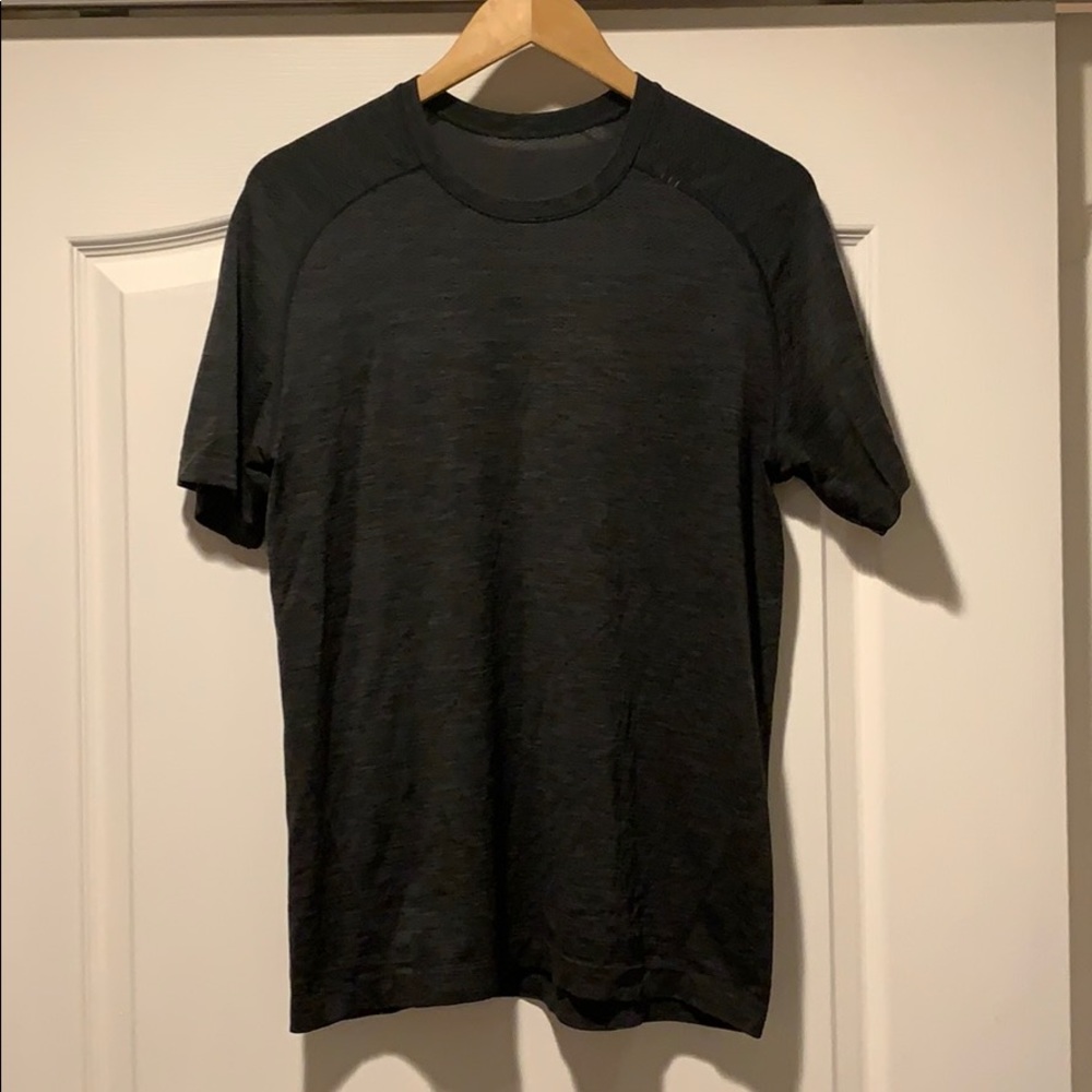 Lululemon Metal Vent Breathe Short Sleeve